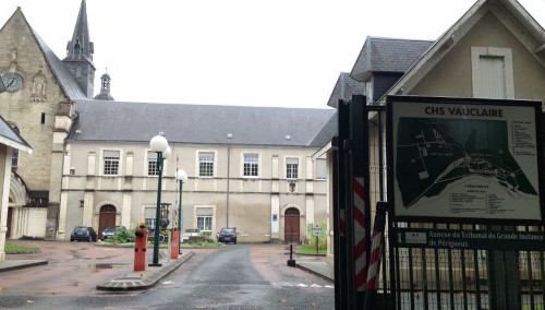centre-hospitalier-specialise-vauclaire-montpon-01