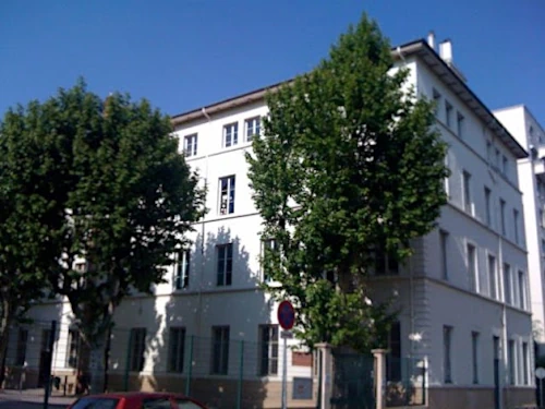 ecole-la-redemption-01
