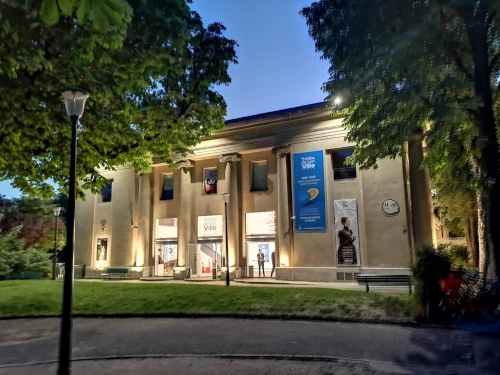 Theatre-espace-cardin-paris-01