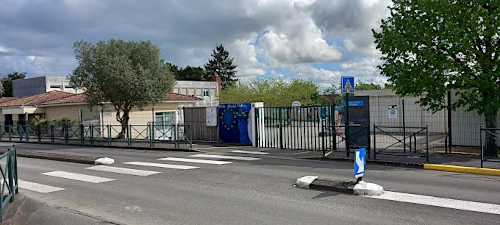 ecole-nicolas-vanier-saint-yrieix-01
